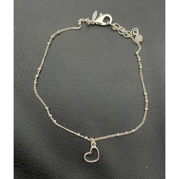Silver Tone Dainty Chain Link Bracelet With A Heart Signed Tag Says NWT - Picture 2 of 4